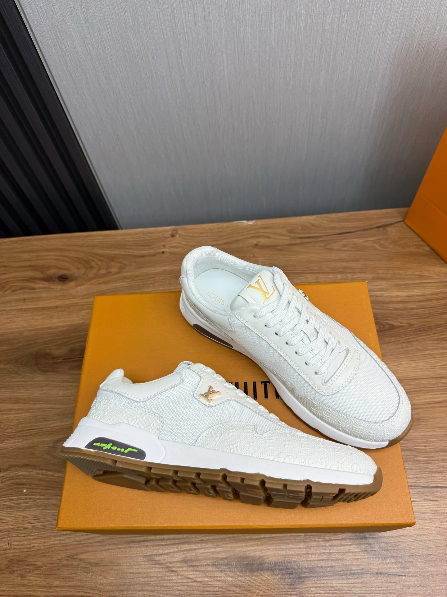 Men's shoes 💰460💰 LOUIS VUITTON [Luden Yiwei] Brand new trendy Lv is on the market 🎁, casual and fashionable men's shoes 👟 Original version shipped 1:1✅ The upper is made of imported brand leather + sheepskin lining, the original wear-resistant rubber outsole, the version is simple and elegant, exclusive for trendy men. 38-44